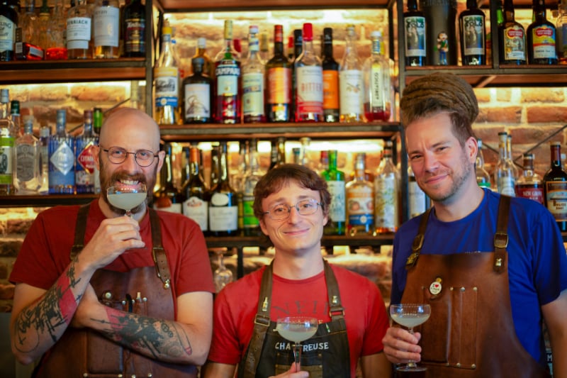 Cocktail Bar Team The Modern Alchemist